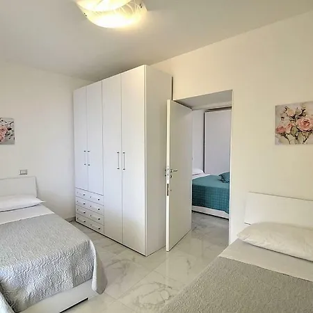 Sleeps 6 Air Con Wifi Apartament Scala