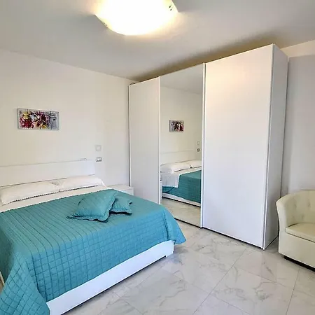 Sleeps 6 Air Con Wifi Apartament
