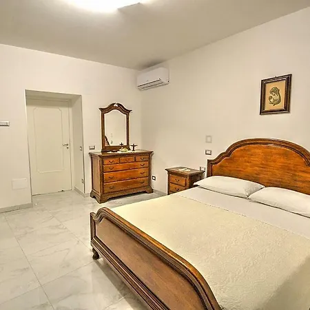 Sleeps 6 Air Con Wifi *