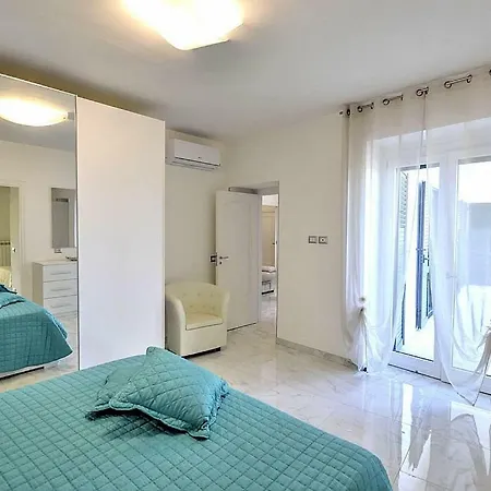 Sleeps 6 Air Con Wifi Apartament *